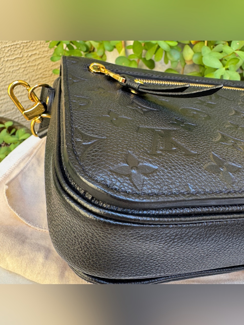 Louis Vuitton Empreinte Leather Métis Crossbody - Picture 10 of 14
